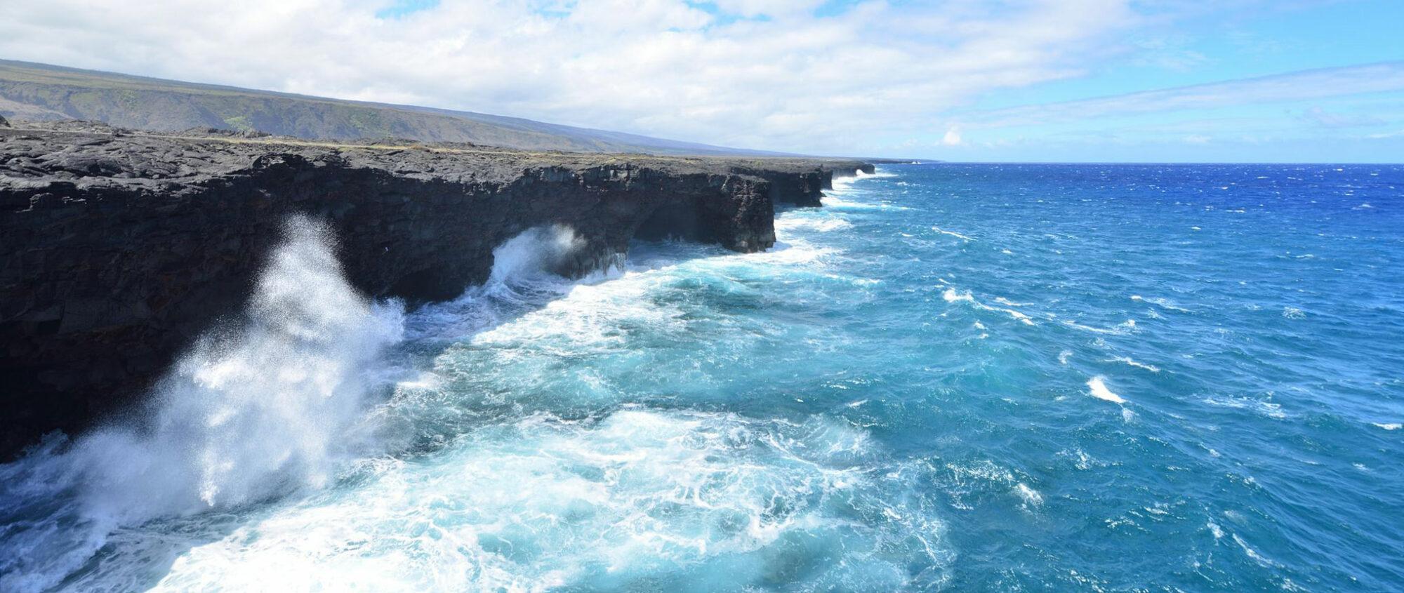 photo of sheer cliffside of Hawaii